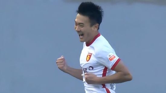 欧联-布莱顿1-0十人雅典AEK 佩德罗造点+点射制胜北京时间12月1日01:45，欧联小组赛第五轮布莱顿挑战雅典AEK的比赛，上半场弗格森低射造险，聚贝尔中柱，下半场若昂佩德罗造点+点射破门，加齐诺维奇直红，最终布莱顿客场1-0十人雅典AEK。